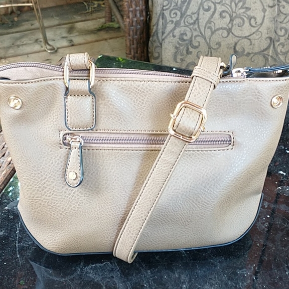 Gussaci Crossbody Leather Bag - Picture 2 of 10